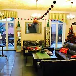 Bella فندق