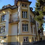 Bella فندق